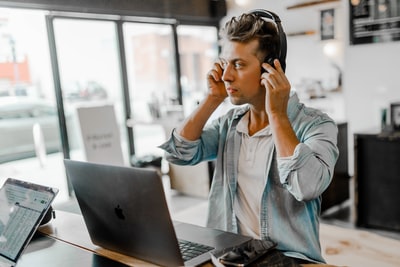 هل يمكن لسماعة بلوتوث الاتصال بأنظمة gsme متعددة