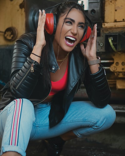 هي ميكروفونات سماعة الرأس آمنة لأجهزة تنظيم ضربات القلب